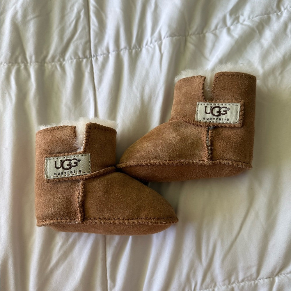 UGG Erin Infant Booties in Chestnut